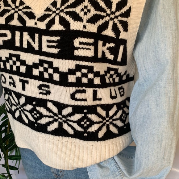 s n o w :: Retro Alpine Ski Sleeveless Sweater Knit Vest - Picture 8 of 10